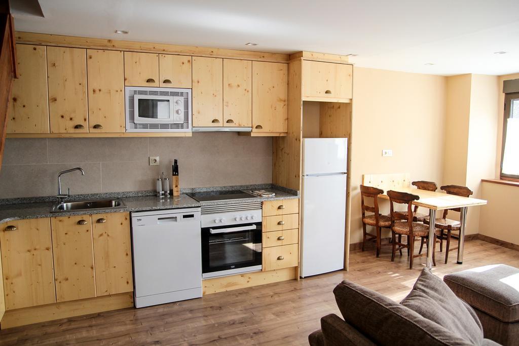 Apartamentos Snoe Mont Romies ซาลาร์ดู ห้อง รูปภาพ